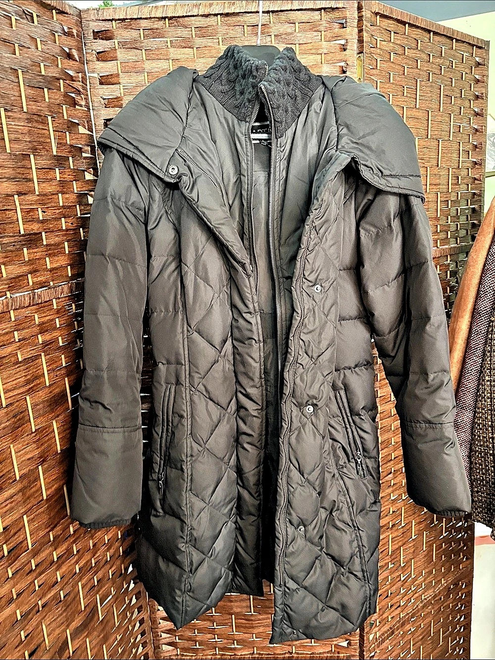 Down APT.9 Women's Black Puffer Jacket Size Large Like New
